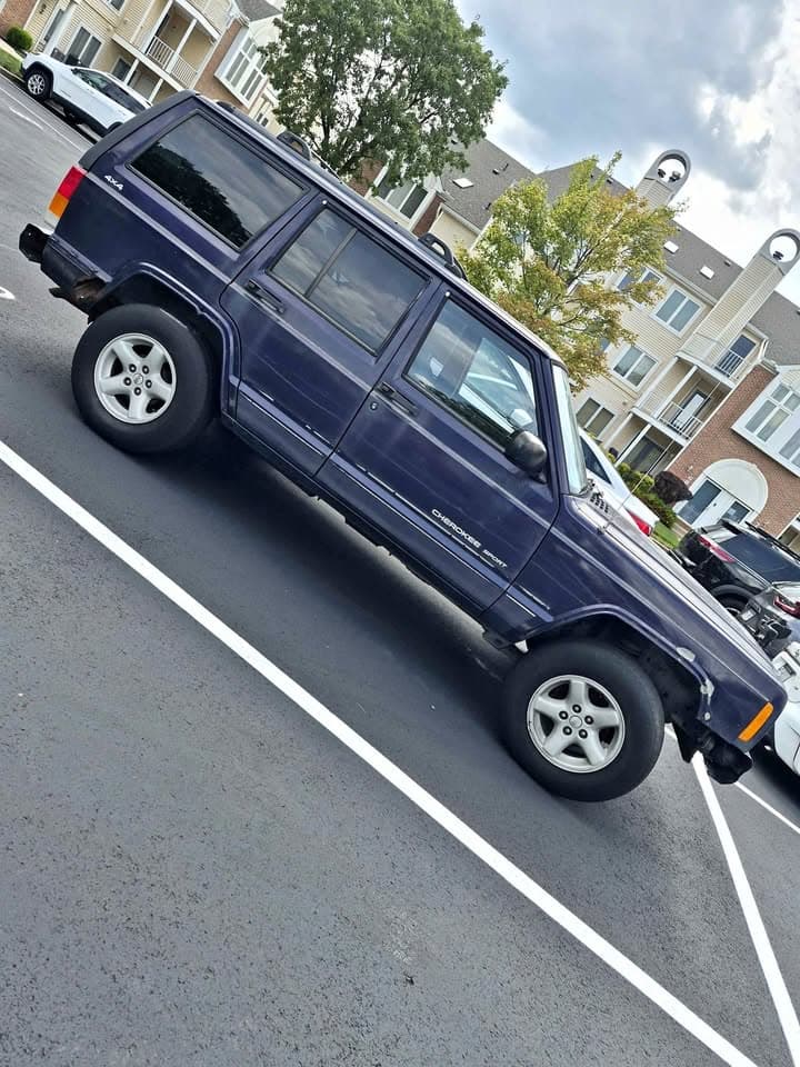 1999 Jeep Cherokee Sport 4D